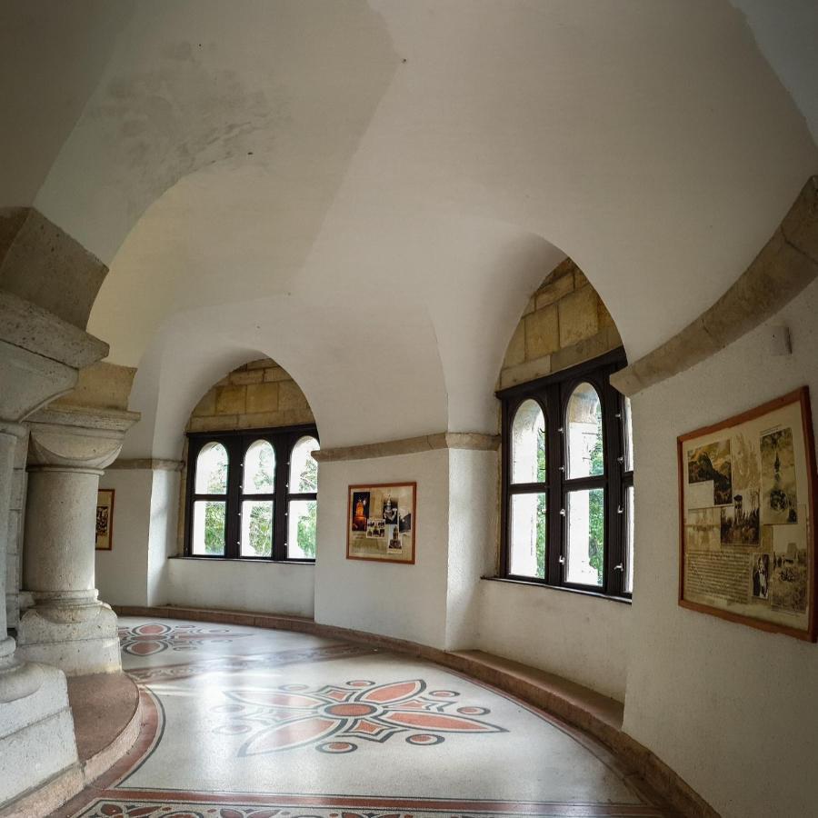 Romantic Two Bedroom Apartments In The Hills Of Budapest With Private Parking Budapeste Exterior foto