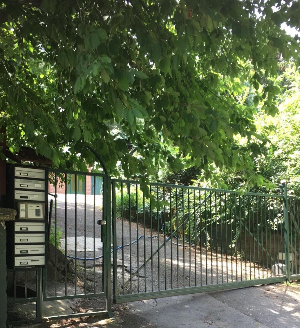 Romantic Two Bedroom Apartments In The Hills Of Budapest With Private Parking Budapeste Exterior foto